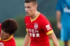 意外！奥尔西奇在欧冠狂轰拜仁，韩鹏亲赴欧洲争取MVP前腰转会鲁能