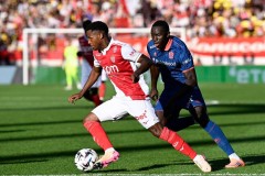 22岁巴萨前锋法蒂在法甲联赛中表现抢眼，率队2场不败