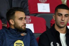 从面临清洗到绝对主力！弗里克慧眼识珠 巴萨多面手彻底逆袭