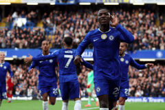 豪门悲喜夜：切尔西2-1绝杀利物浦 拜仁3-0十连胜创造纪录 皇马3-1