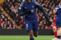 法甲-巴黎VS尼斯：自毁长城，三冠王还能卫冕吗？