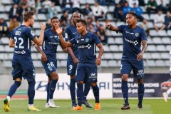 法甲激战：洛里昂防线漏洞百出，巴黎FC主场觅良机！